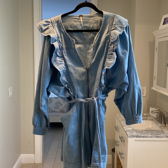 Free People - Picture 2 of 4